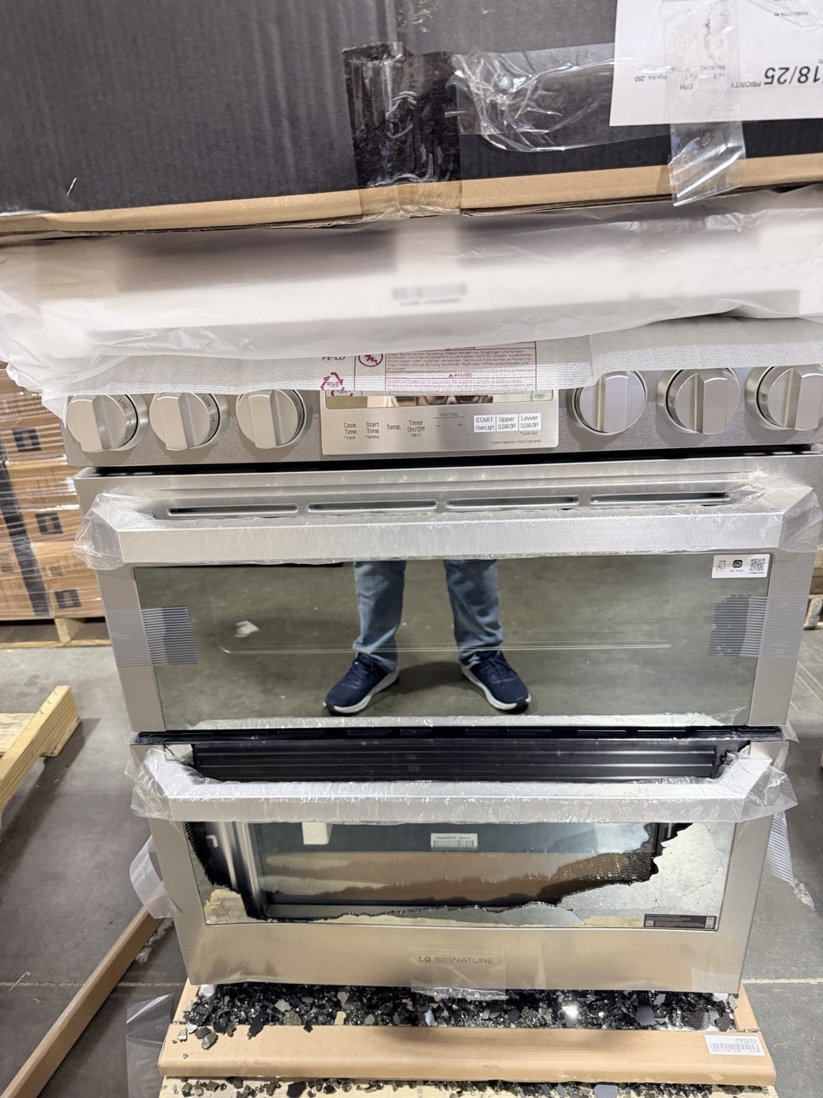 LG - SIGNATURE 7.3 Cu. Ft. Smart Slide-In Double Oven Dual Fuel Damaged Glass