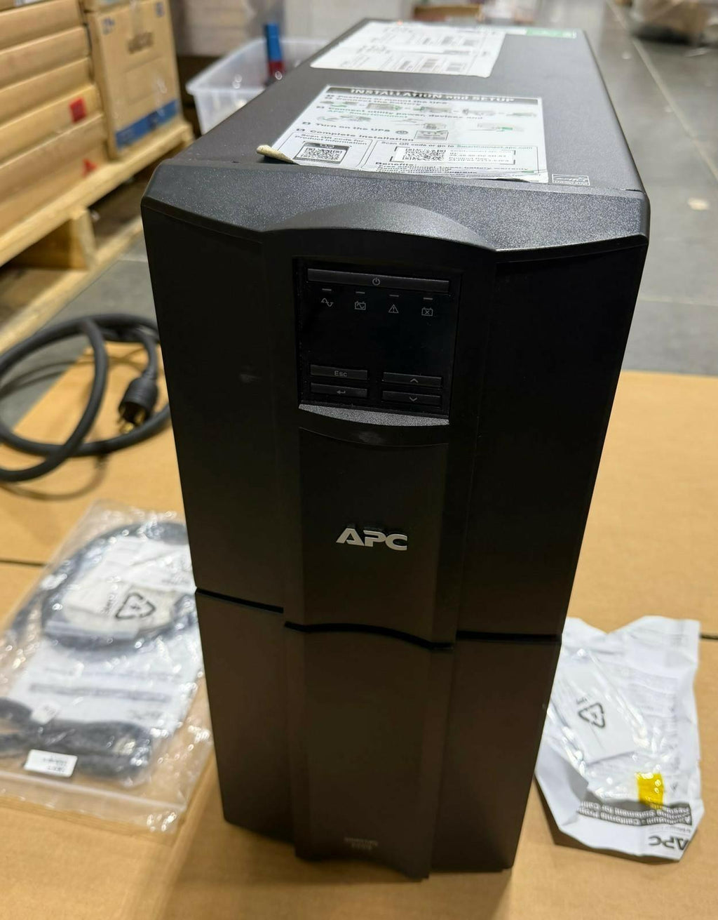 APC Smart-UPS SMT3000C 3000VA Sinewave UPS Battery Backup AVR 120V SmartConnect