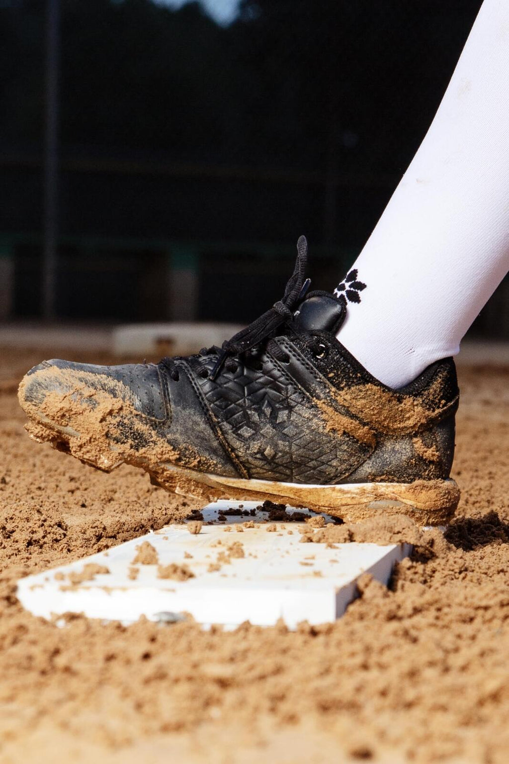 RIP-IT Women's Diamond Softball Cleats | Molded Softball Shoes for Women | Black