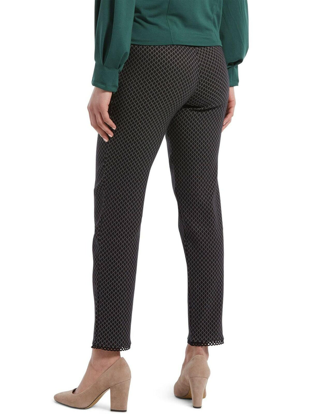 HUE Women's Chrochet Hem Jacquard Straight Leggings, Black, X-Small