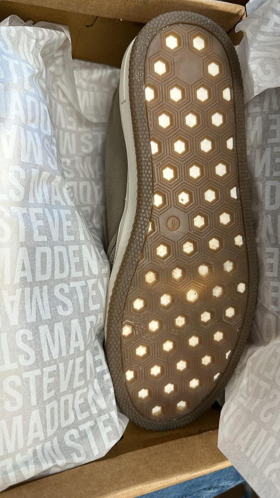 Steve Madden Boys Shoes Boy's Camdenn Sneaker, Taupe, 4 Big Kid
